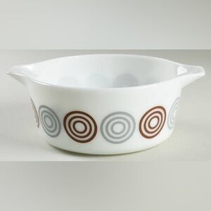 Pyrex 475-B “Cosmopolitan” 2.5 Quart Dish (No Lid) – 1973 Promo